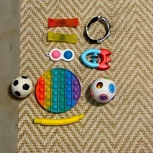 Rainbow fidget bundle : excellent condition